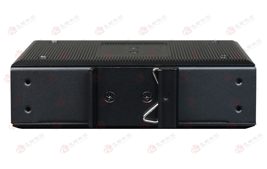 飞畅科技-网管型 工业级1路百兆光口转4路百兆电+1路串口交换机